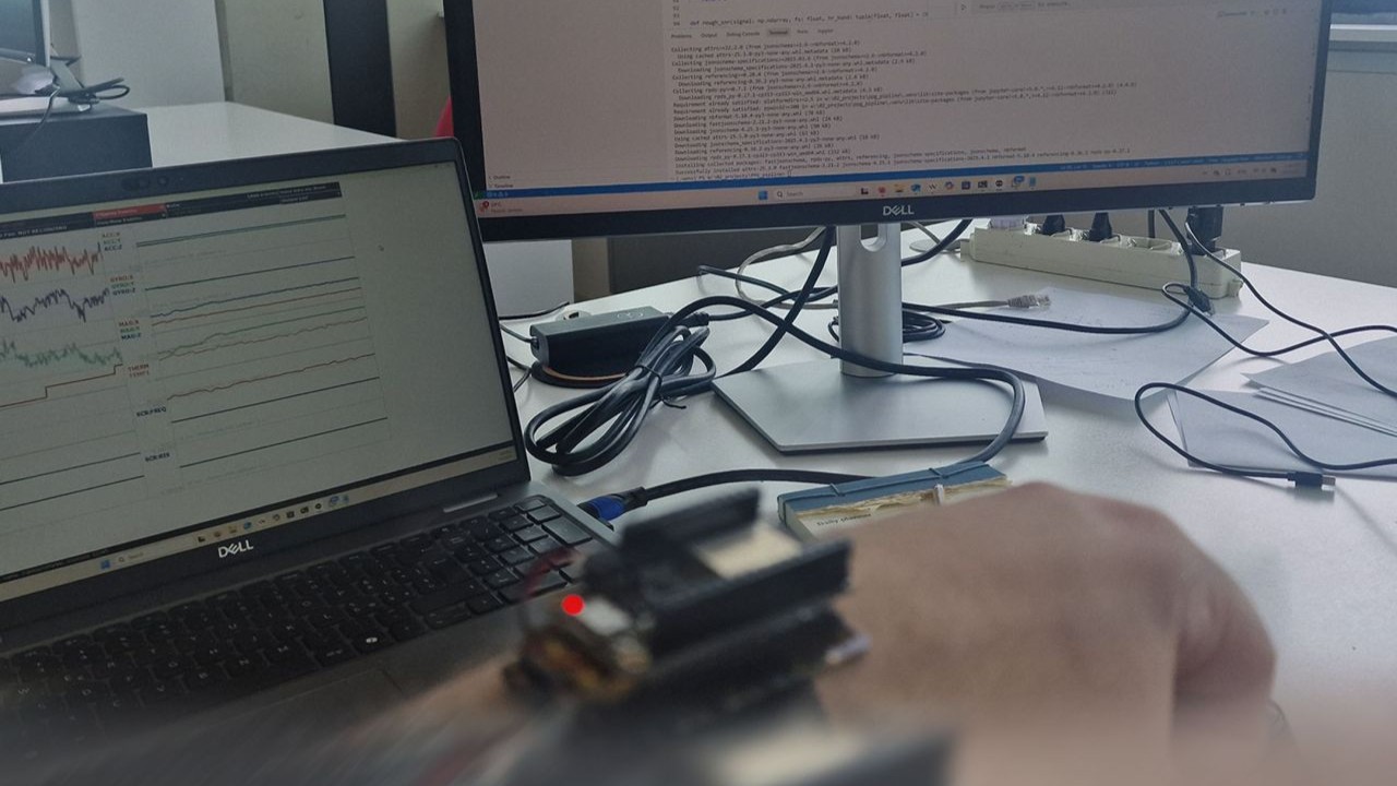 Wearable Biosignal Acquisition and Real-Time Signal Processing